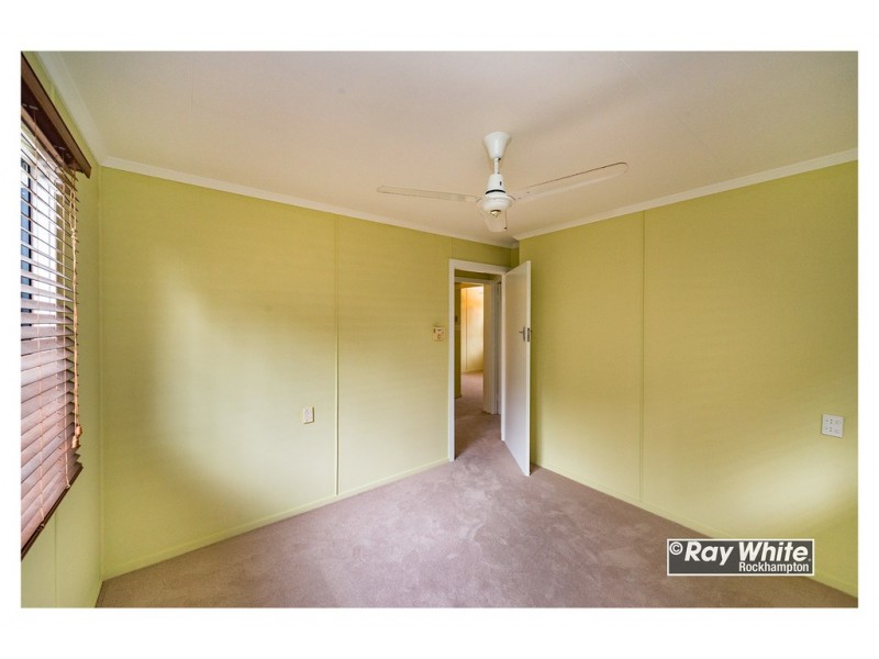 25 Macaulay Street, Kawana QLD 4701