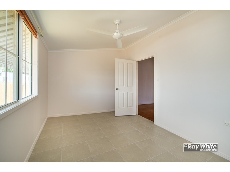 73 Main Street, Park Avenue QLD 4701