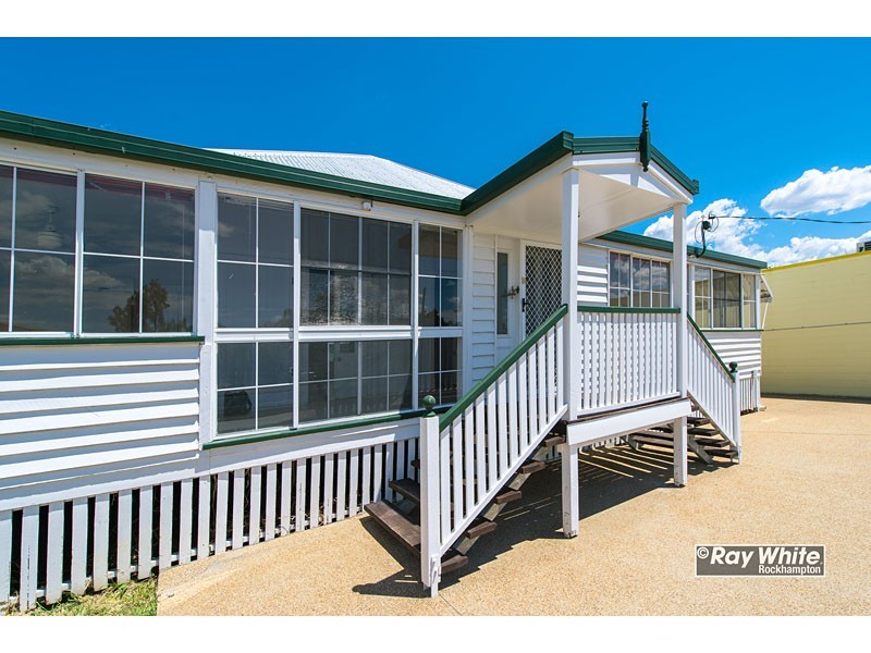 73 Main Street, Park Avenue QLD 4701