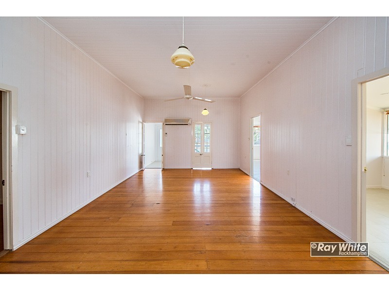 73 Main Street, Park Avenue QLD 4701