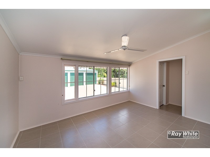 73 Main Street, Park Avenue QLD 4701