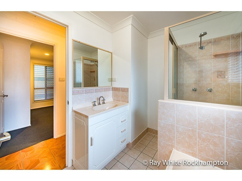 14 Bondeson Drive, Parkhurst QLD 4702