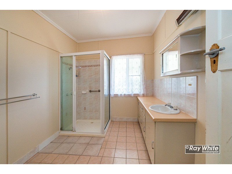 11 Alick Street, Park Avenue QLD 4701