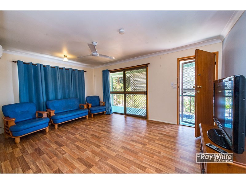 73 Stenlake Avenue, Kawana QLD 4701