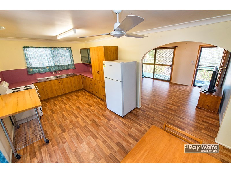 73 Stenlake Avenue, Kawana QLD 4701