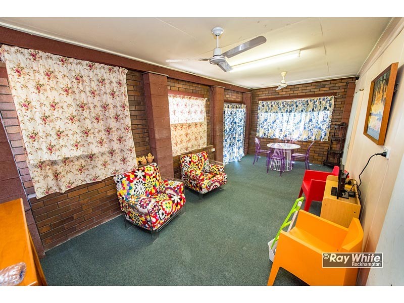 73 Stenlake Avenue, Kawana QLD 4701