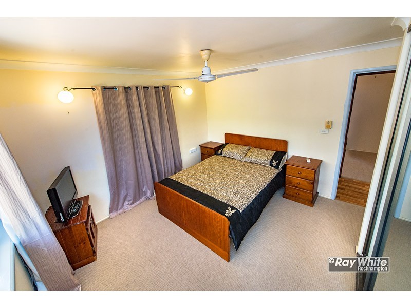 73 Stenlake Avenue, Kawana QLD 4701