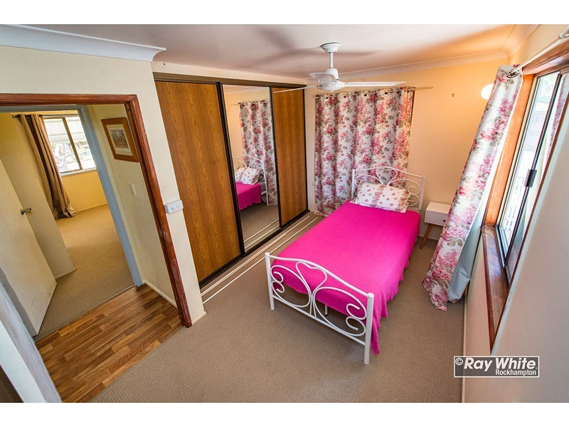 73 Stenlake Avenue, Kawana QLD 4701