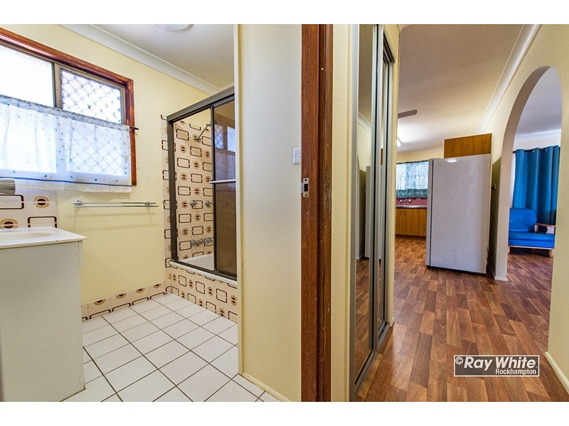 73 Stenlake Avenue, Kawana QLD 4701