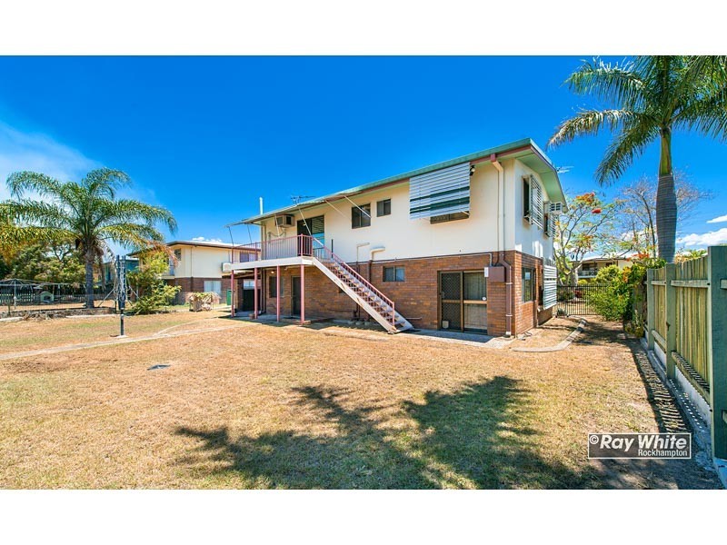 73 Stenlake Avenue, Kawana QLD 4701