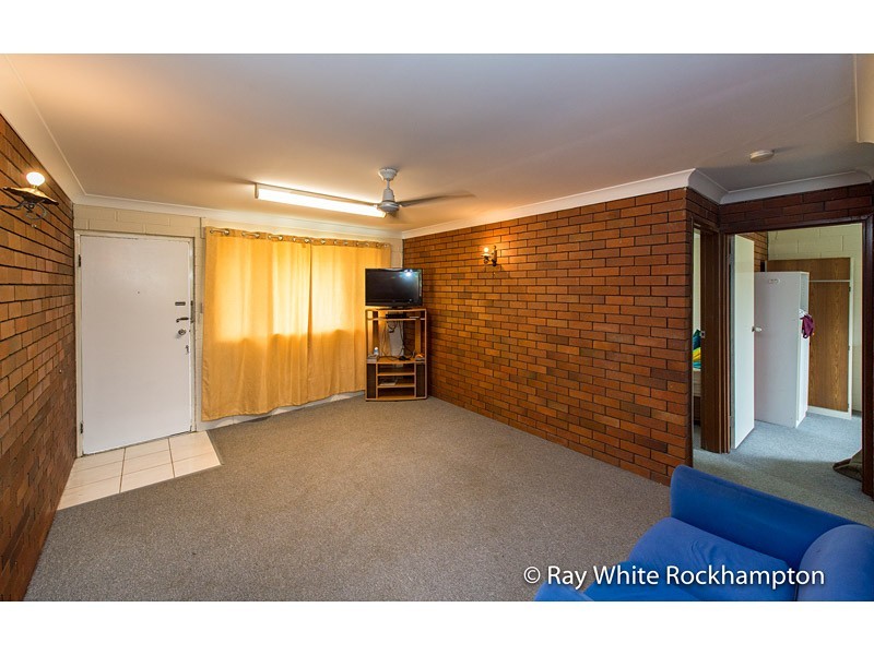 2/287 Hutton Street, Berserker QLD 4701