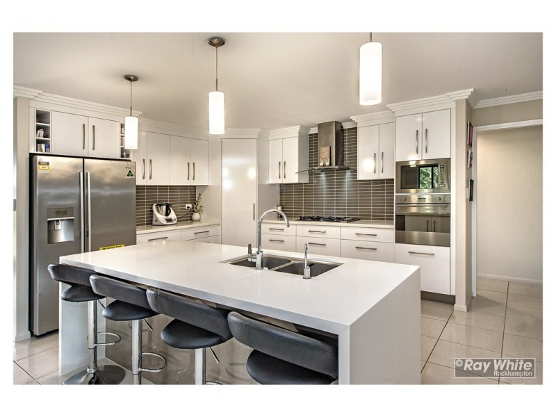 60 Stirling Drive, Rockyview QLD 4701