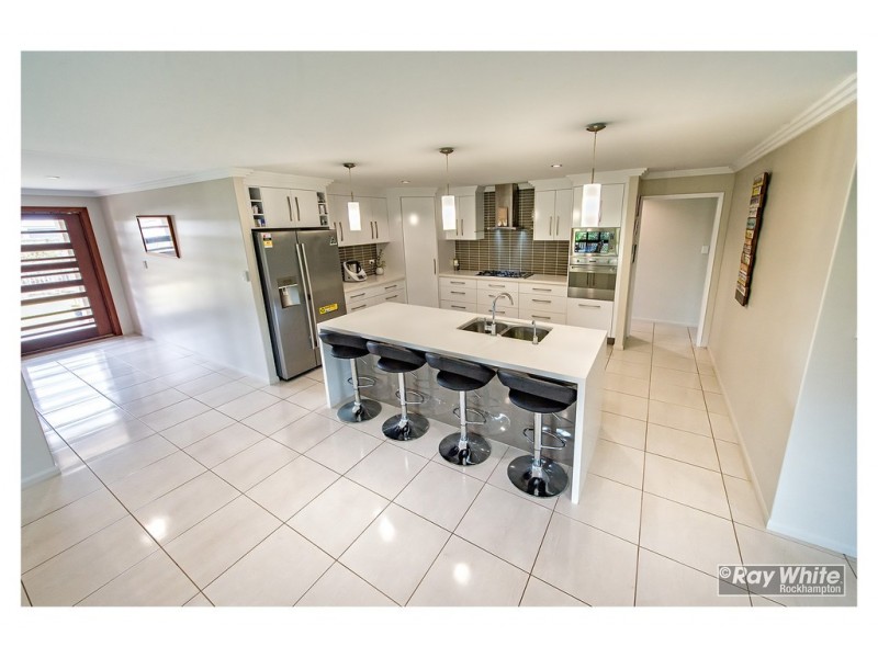 60 Stirling Drive, Rockyview QLD 4701