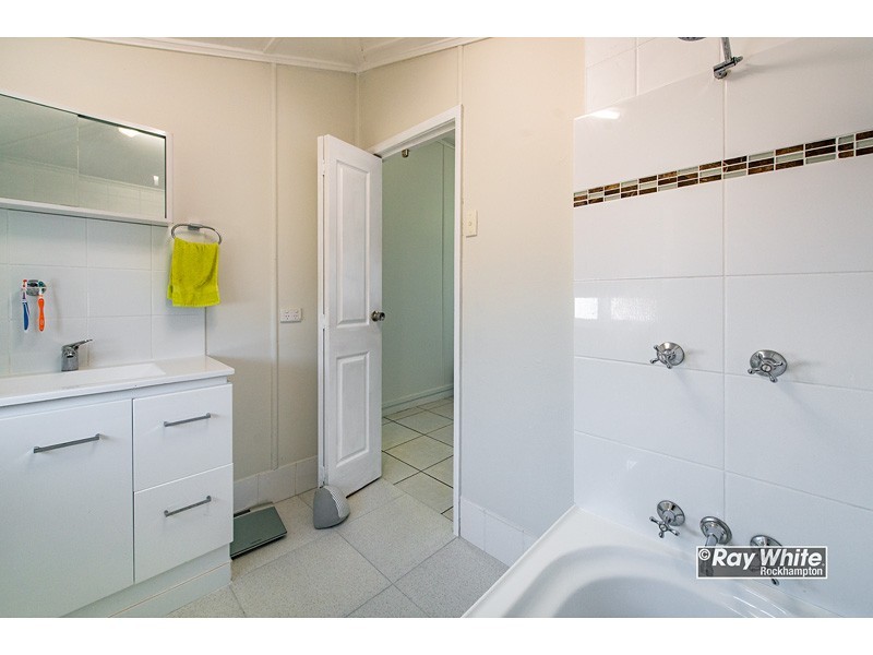 59 Evans Street, Berserker QLD 4701