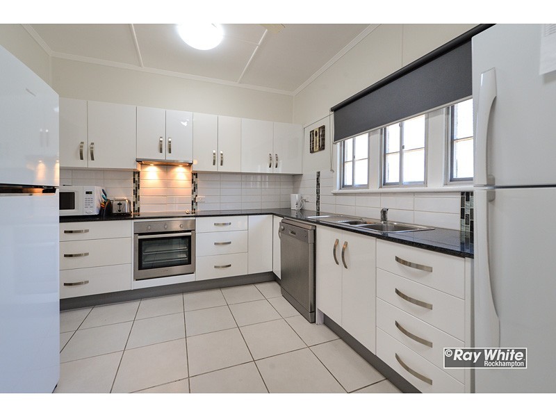 24 Charles Street, Berserker QLD 4701