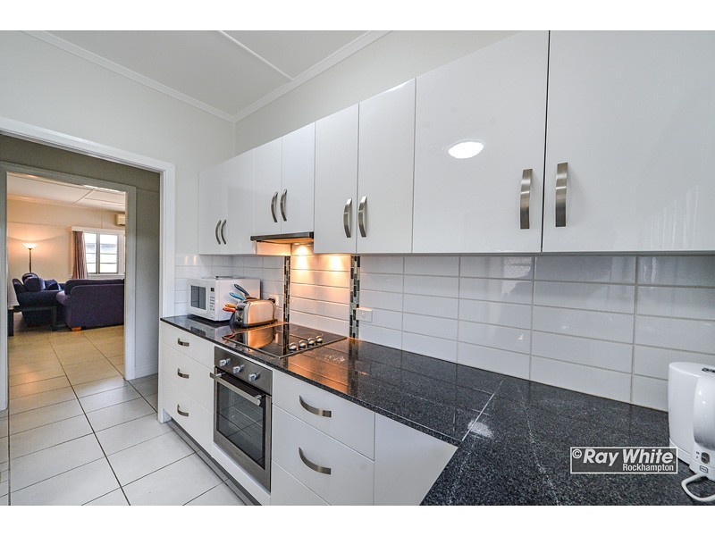 24 Charles Street, Berserker QLD 4701