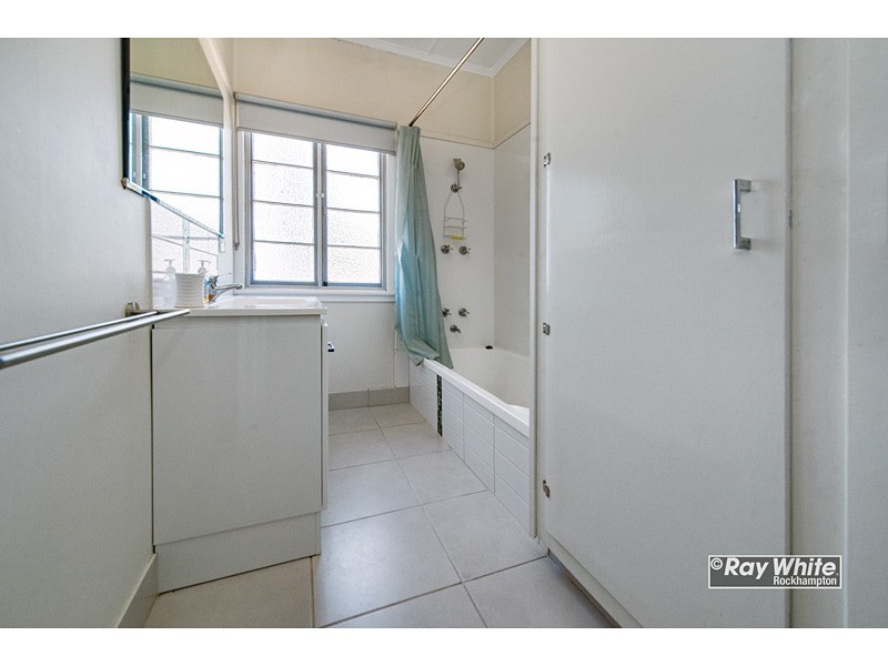 24 Charles Street, Berserker QLD 4701