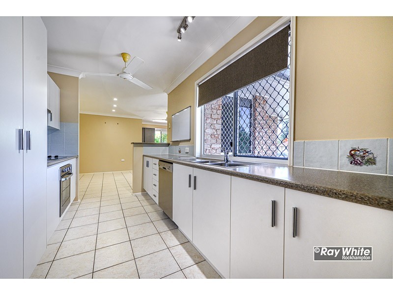 6 Stawell Court, Berserker QLD 4701