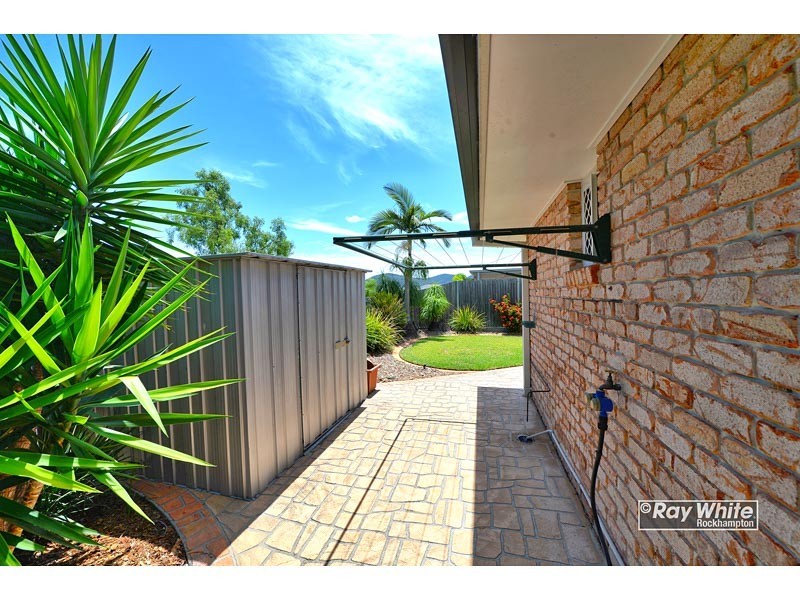 6 Stawell Court, Berserker QLD 4701