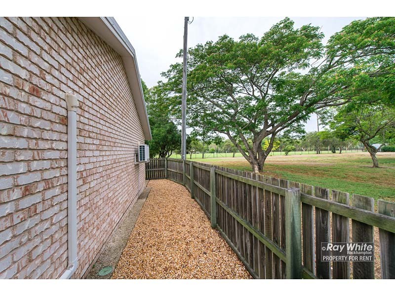 22/100 Victoria Place, Berserker QLD 4701