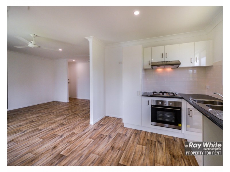 8 Athelstane Terrace, The Range QLD 4700