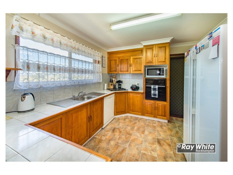 37 Watts Road, Gracemere QLD 4702