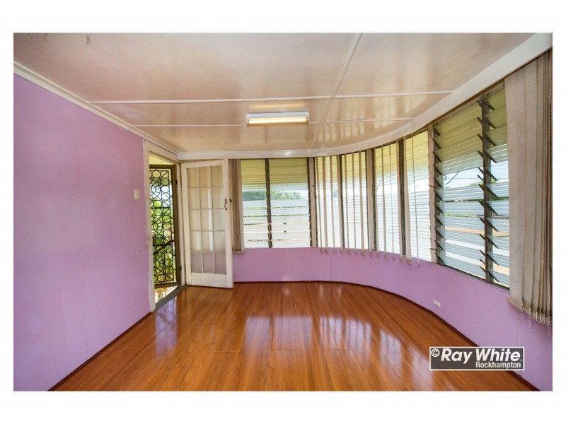 70 Knight Street, Park Avenue QLD 4701