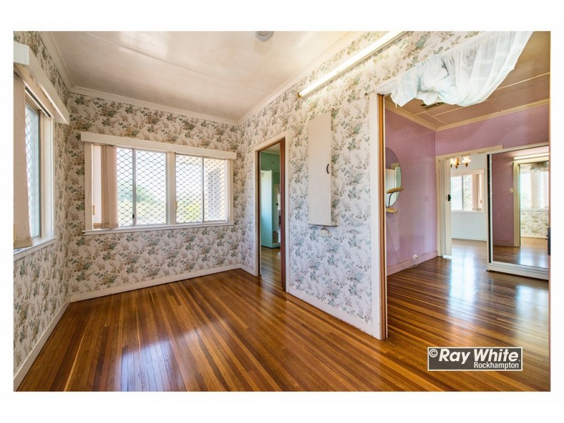 70 Knight Street, Park Avenue QLD 4701