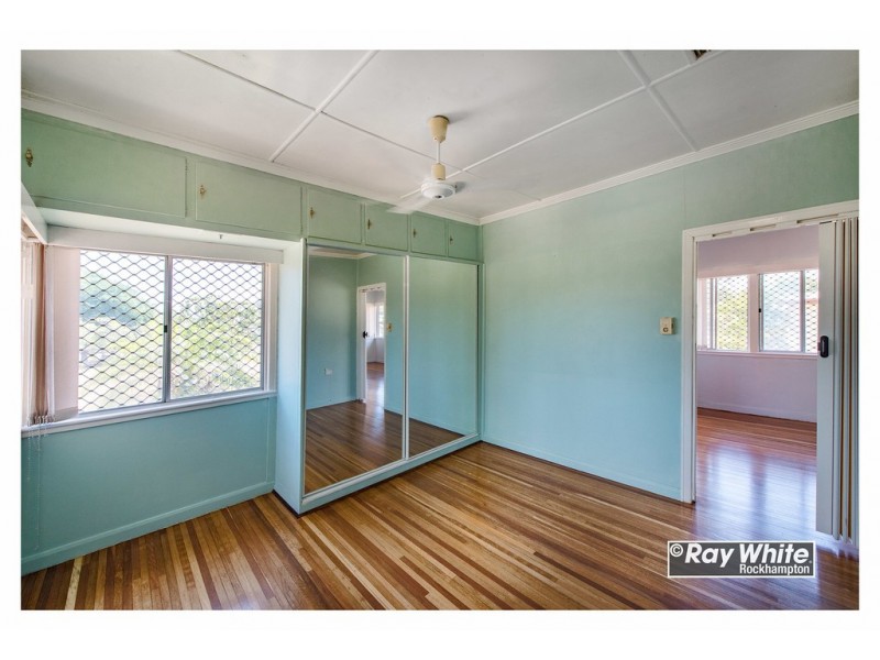 70 Knight Street, Park Avenue QLD 4701