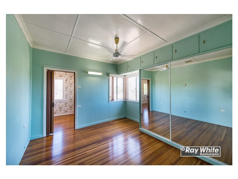 70 Knight Street, Park Avenue QLD 4701