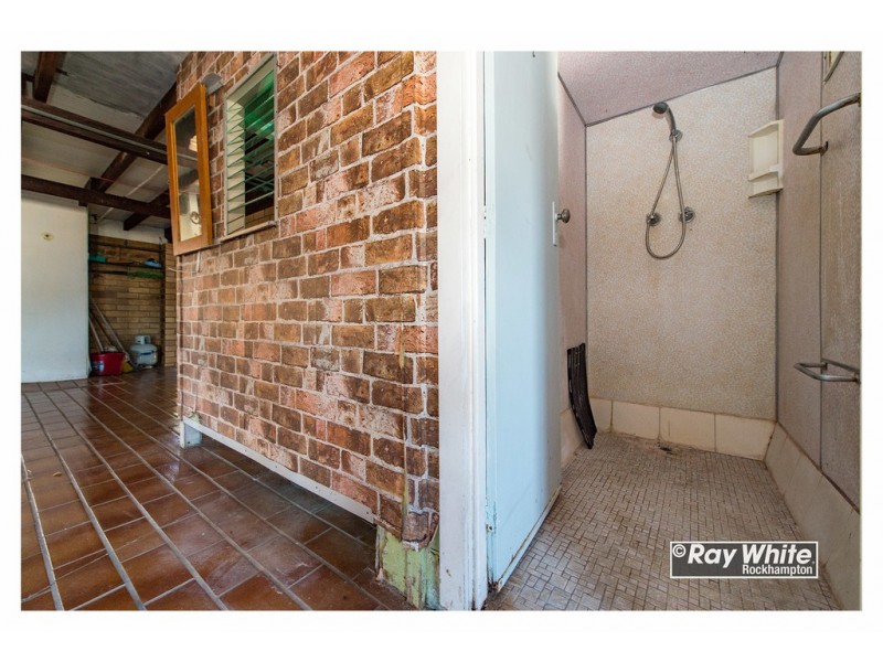 70 Knight Street, Park Avenue QLD 4701