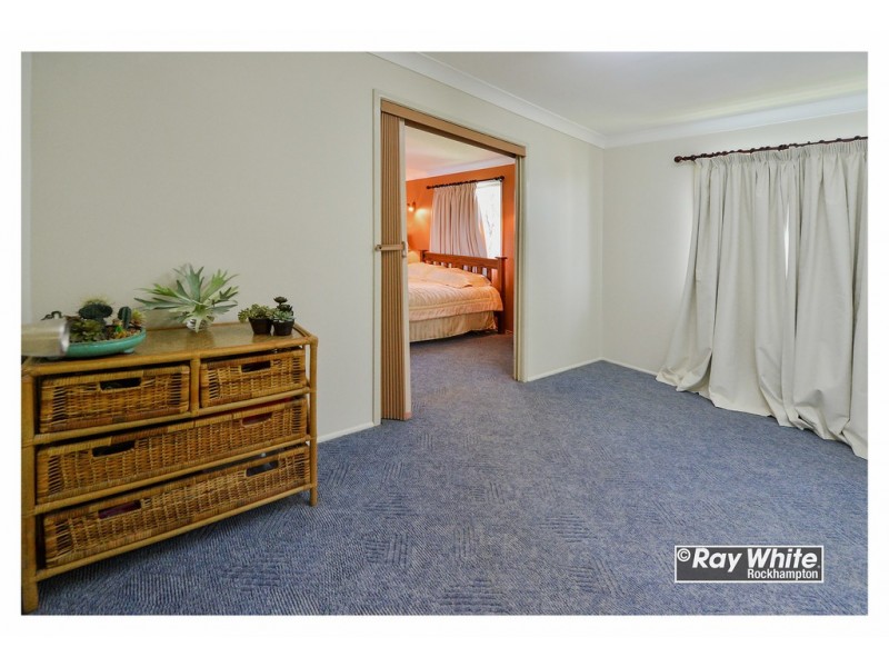 10 Mcilwraith Street, Kawana QLD 4701