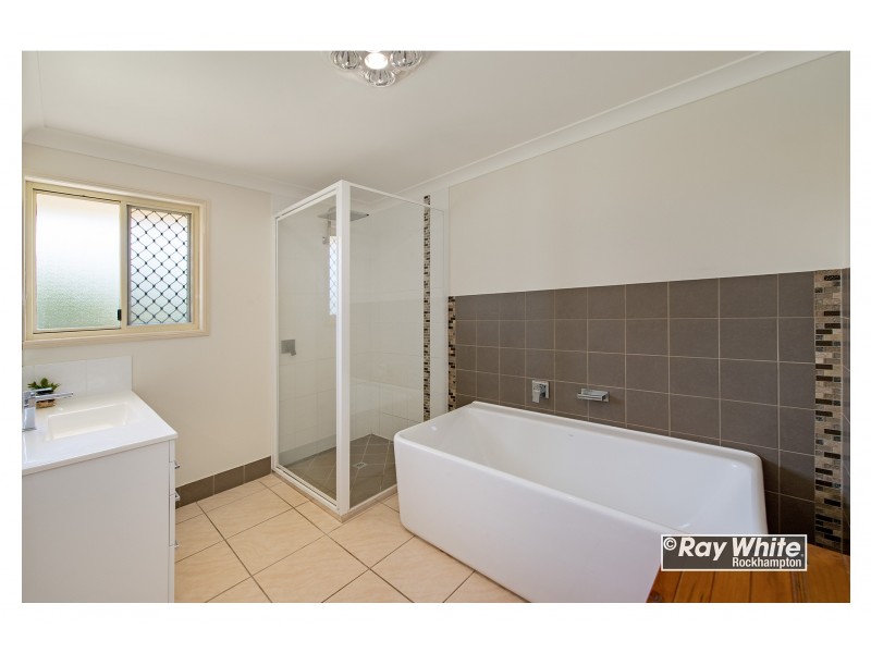 54 Schlencker Drive, Glenlee QLD 4711