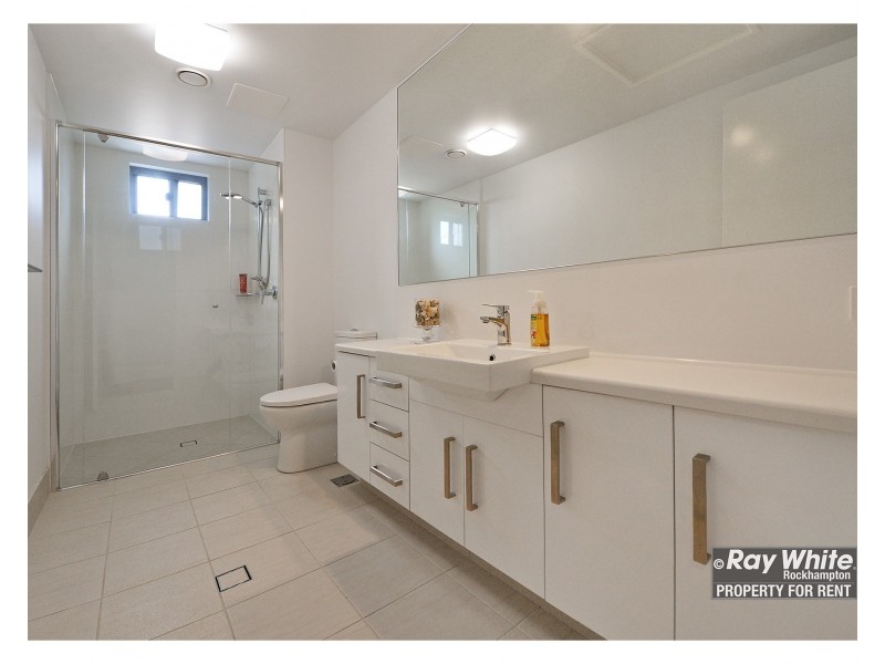 501/2-4 Victoria Parade, Rockhampton City QLD 4700