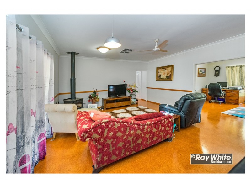 40 Angela Road, Rockyview QLD 4701