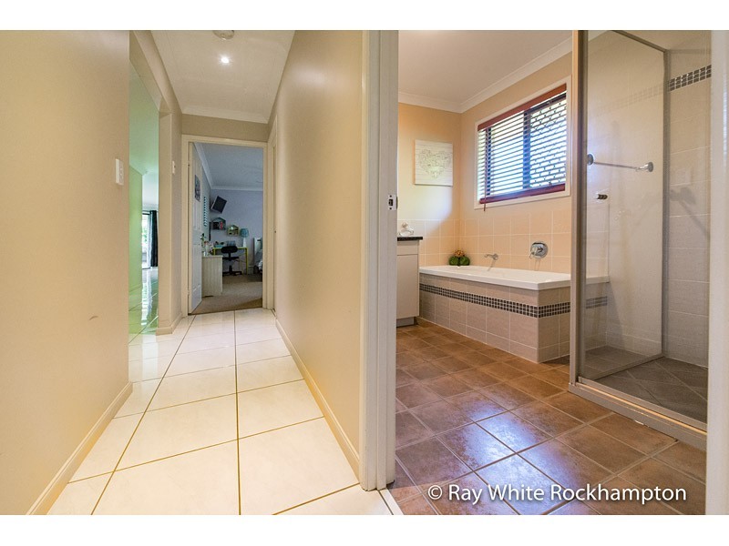 15 Jolinda Way, Rockyview QLD 4701