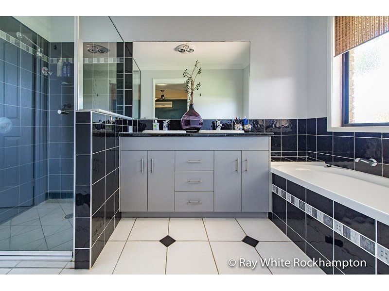 15 Jolinda Way, Rockyview QLD 4701