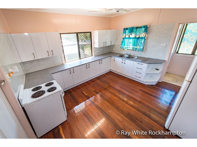 36 Tung Yeen Street, Park Avenue QLD 4701