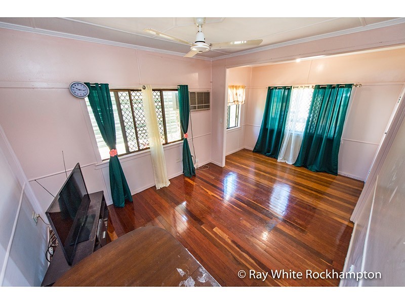 36 Tung Yeen Street, Park Avenue QLD 4701