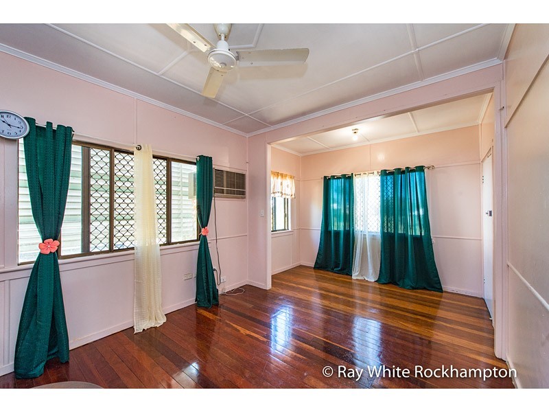 36 Tung Yeen Street, Park Avenue QLD 4701