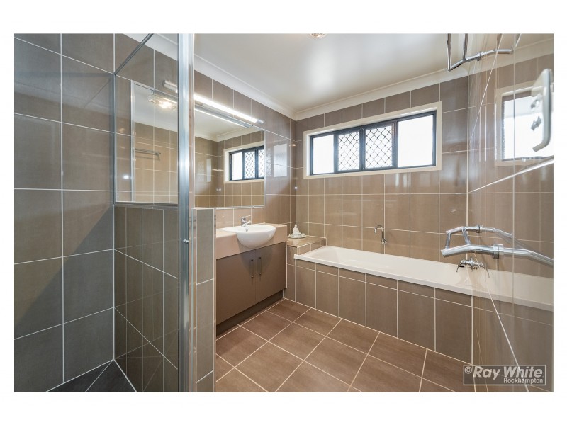 11 Brady Place, Gracemere QLD 4702