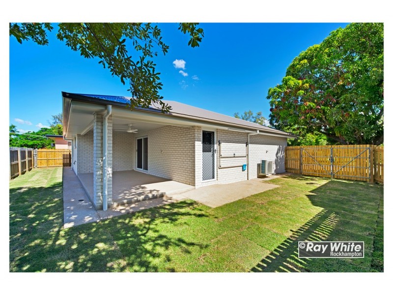 8 Hopkins Street, Park Avenue QLD 4701