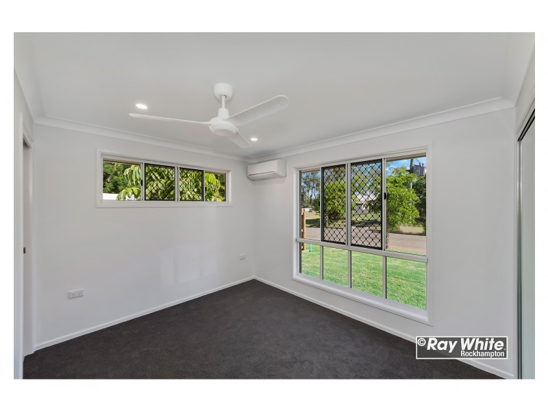 8 Hopkins Street, Park Avenue QLD 4701