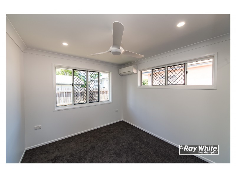 8 Hopkins Street, Park Avenue QLD 4701