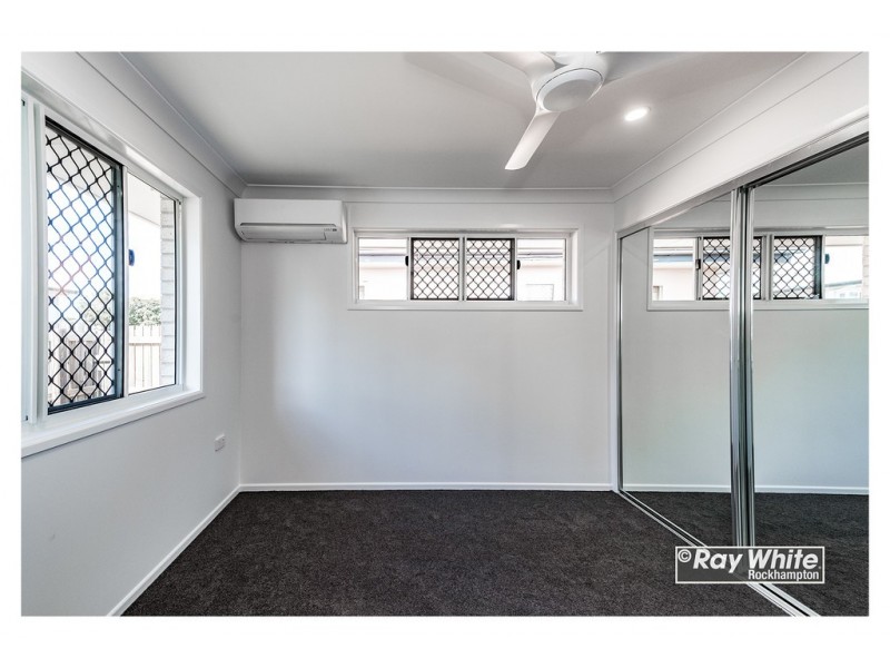 8 Hopkins Street, Park Avenue QLD 4701