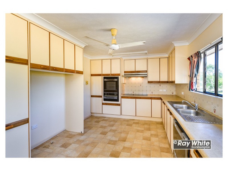 32 Emmerson Drive, Glenlee QLD 4711