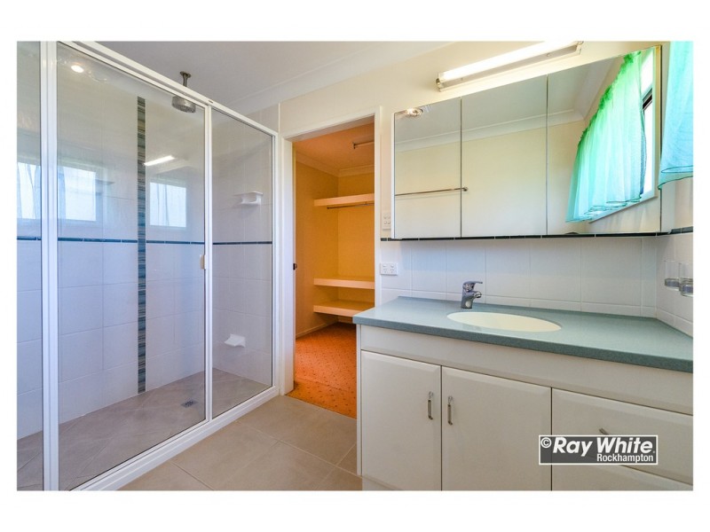 32 Emmerson Drive, Glenlee QLD 4711