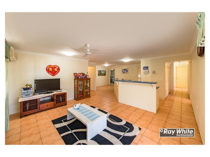 42 Carara Drive, Kawana QLD 4701