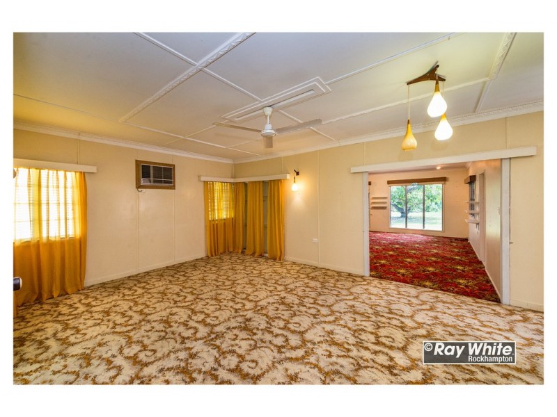 25 Lauga Street, Park Avenue QLD 4701