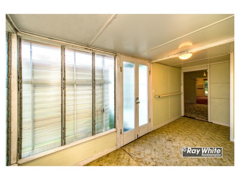 25 Lauga Street, Park Avenue QLD 4701